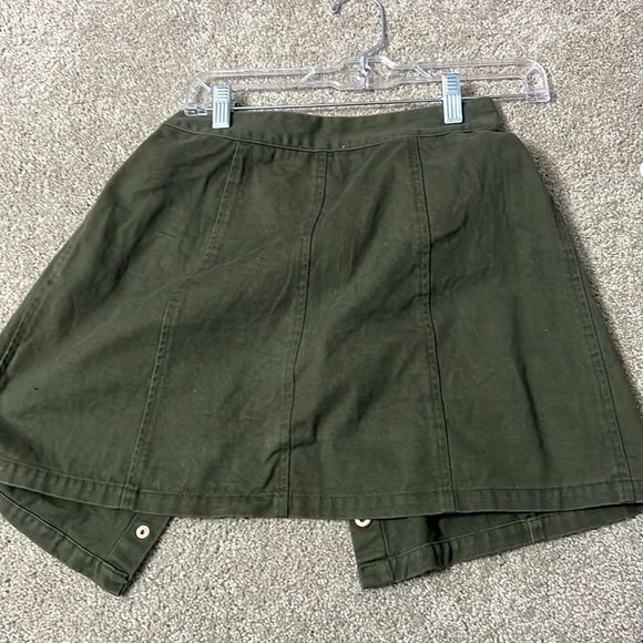 Green Skirt - Picture 2 of 3